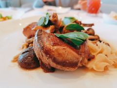 碳烤乳鸽，甜豆，旱金莲醋汁-Jean Georges