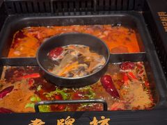 -老牌坊云南鱼豆花火锅(哈西万达店)