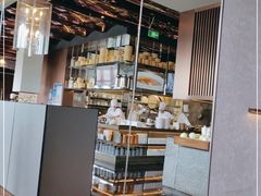 面包甜点陈列柜-蝴蝶里·粤菜·点心(滨江龙湖店)