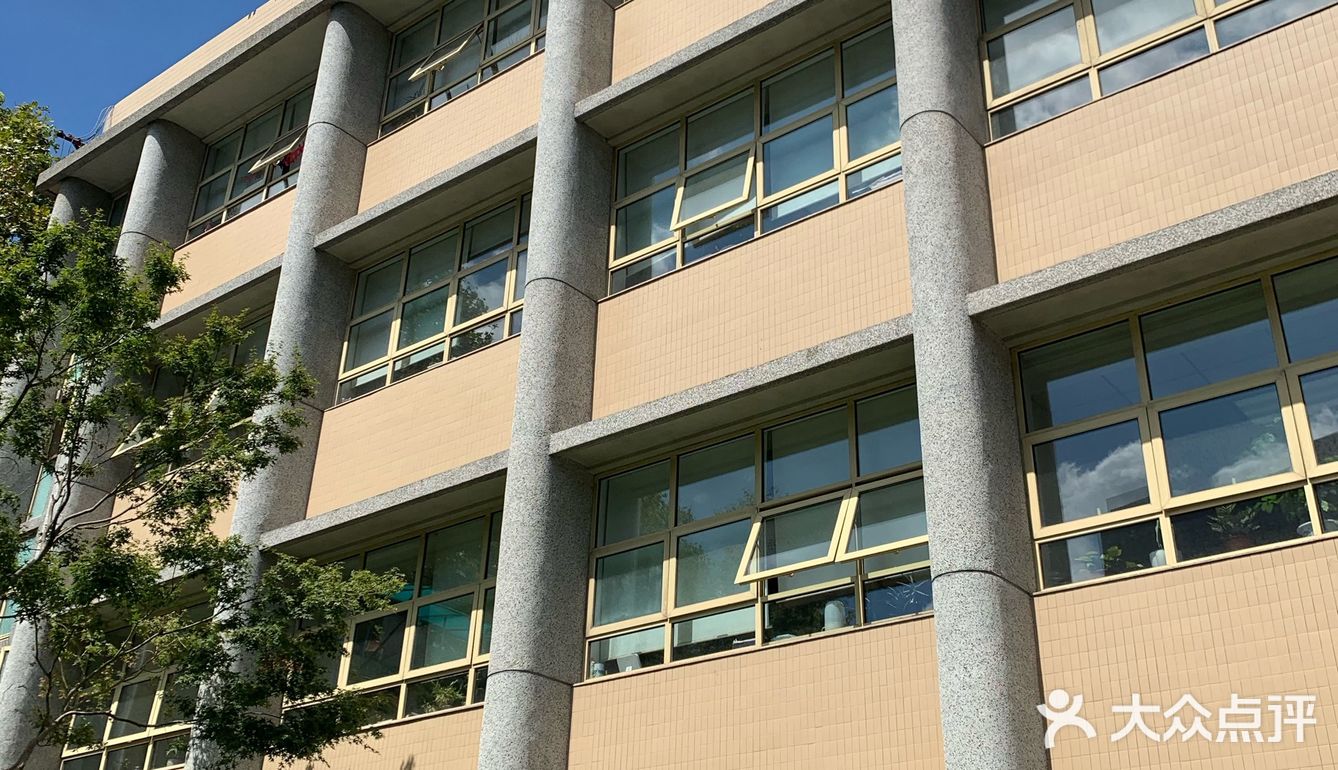 这里可以说是闹中取静
