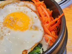 传统石锅拌饭-唯成•韩国炭火烤肉 유성고기