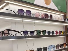 -爱视眸Eyeblling眼镜·依视路·蔡司镜片折扣店(百联南方商城购物中心)