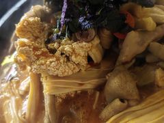 -大富蚝乌东哥饭店·石锅鱼杂·柠檬鸭(革新路店)