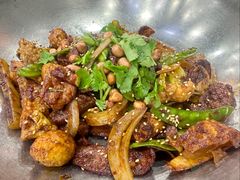 -愉肴麻辣香锅(中山路店)