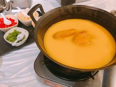 -鲜入围煮花胶鸡海鲜火锅