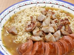 肉丁力肠公仔面-永安咖啡室