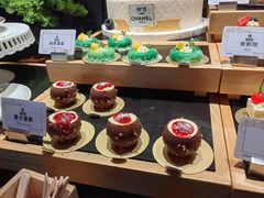-雍容荟帝王蟹活龙虾展台自助(IFS黑金店)