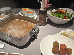 -左庭右院鲜牛肉火锅黑金店(陆家嘴中心店)