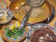 -洱火云南酸菜牛肉火锅(石景山当代商城店)