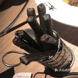 三个人点了3-4人份，有两条鱼，鱼肉比酸菜还多