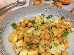芒果咖喱鹰嘴豆色拉-Wagas沃歌斯(武汉恒隆广场店)
