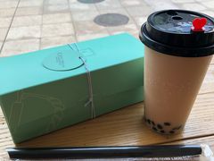 珍珠鲜奶茶-顶东面包花园·生日蛋糕(世博店)