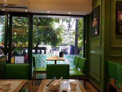 靠窗位-香港麦奀云吞面世家(中山二路店)