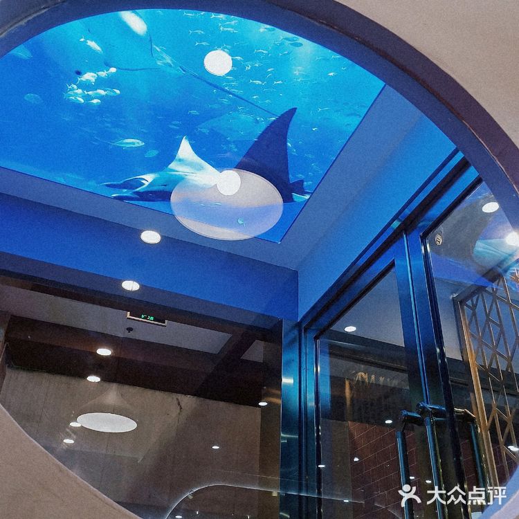 ＃和聪哥的探店日常  今天聪哥下班早，我俩又可以出来