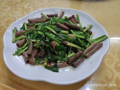 韭菜海肠-1910老鲁味海鲜·戳子肉·青岛菜(金沙滩店)