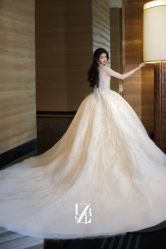 -Renee芮亦婚纱(原丽莎)
