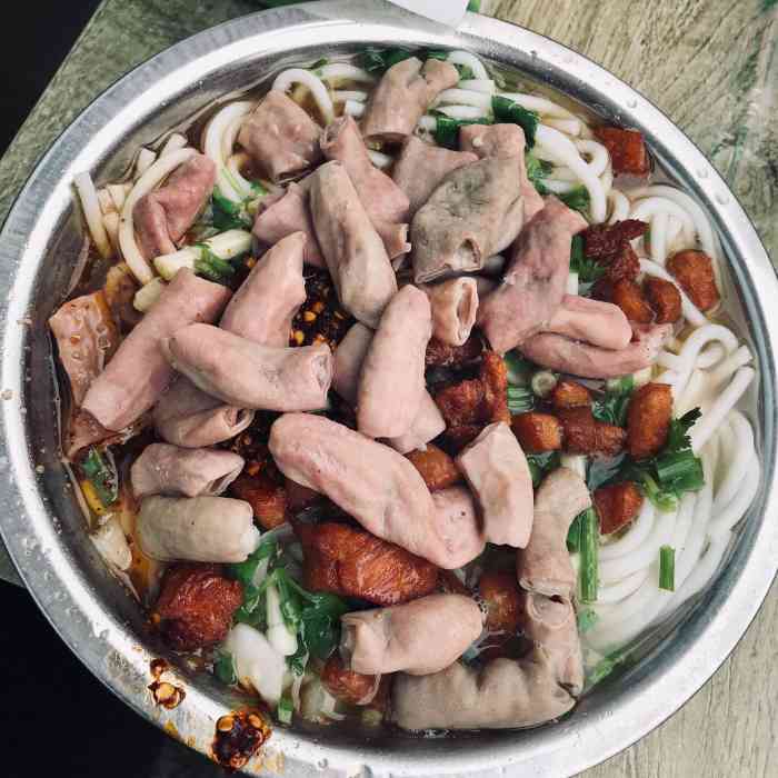 三姨妈小肠粉店-"97喜欢小地方的物价和美食!高中时候谁要.