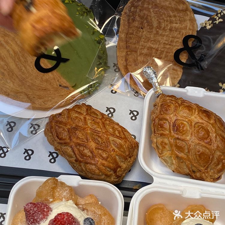 新年来三里屯B&C领取专属绿袋子吧💚🤎