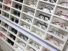 -诺柯视眼镜-蔡司依视路官方工厂店(淞南一店)
