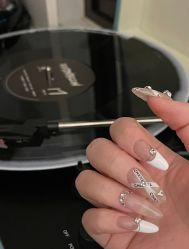 -LISSOM莉森 Nail ·美甲美睫原创定制店