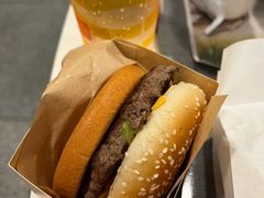 安格斯max厚牛培根堡-麦当劳(火车北站餐厅)