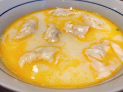 金汤黄鱼馄饨-蟹黄鱼·楼上面馆(外滩中央旗舰店)