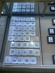 -威德钻石-克拉钻大本营(南京东路店)