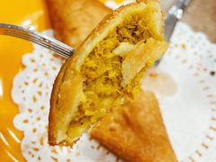 咖喱吞拿鱼角-喜莲咖啡
