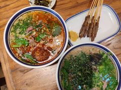 -云阿蛮云南生烫牛肉米线(奉贤路店)