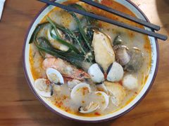 -老何家后安粉·糟粕醋海鲜火锅(三亚湾椰梦长廊店)