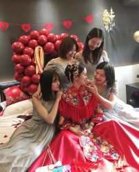 -艾米丽婚纱礼服