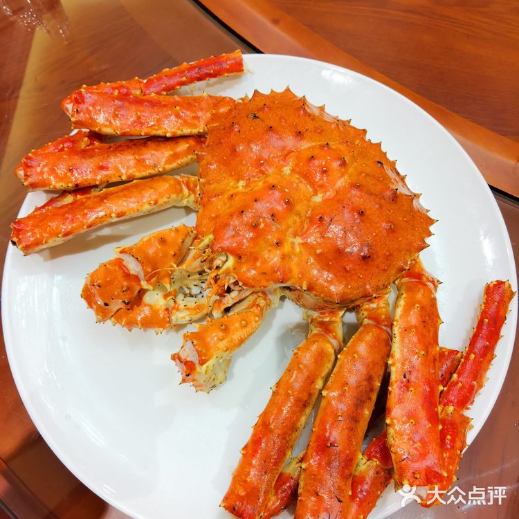 这家店在崂山区上实中心，是一家白酒公司，现在也做私房