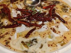 -江渔儿酸菜鱼专门店(明珠广场店)