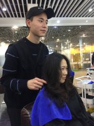 -变画·发型STUDIO