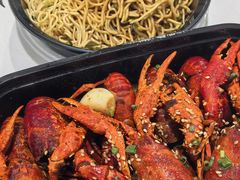 -肥肥虾庄·金牌油焖大虾(汉街SKP店)