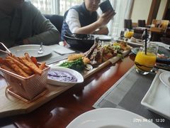 -东西风牛排馆周末烧烤自助(首都机场希尔顿店)