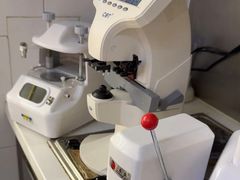 -优医视平价眼镜蔡司依视路折扣工厂店(十里堡店)