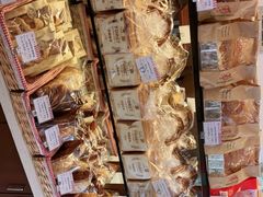 -红宝石·鲜奶小方·海派西点房(南丹店)