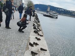 -多瑙河畔鞋履雕塑