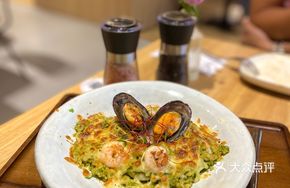 Basil Seafood Cheese Baked Rice