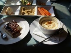 啃了一口才想起要拍的甜品，右边是米饭布丁-Pasha帕夏土耳其餐厅(南昌路店)