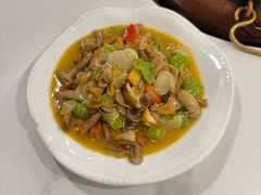 -菌海森林·非遗野生菌火锅(西山区滇池路摩根道店)