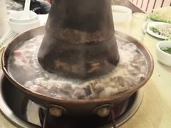 -洞庭洲·防空洞火锅·烧烤·铜锅涮肉(新百广场店)