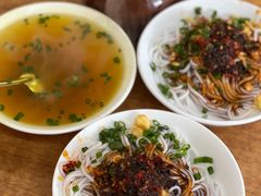 -老字号眼镜子煎包汤包店