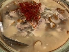 酸萝卜丝炖猪肘-半山腰·云南菜(侨福芳草地店)