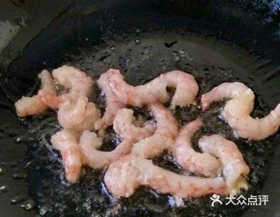 健康的西兰花炒虾球