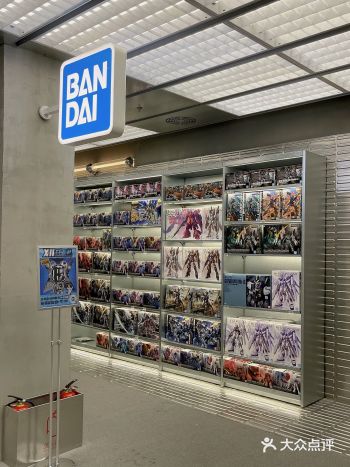 首家全球潮玩集合店X11空降成都太好逛了