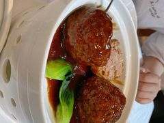 红烧狮子头-乾隆美食·本帮菜(黄河路店)