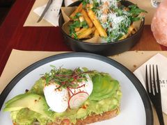 牛油果温泉蛋吐司-O'mills Sourdough Bakery&Bistro(永嘉路店)