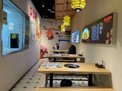 大堂-锅里锅外地锅鸡